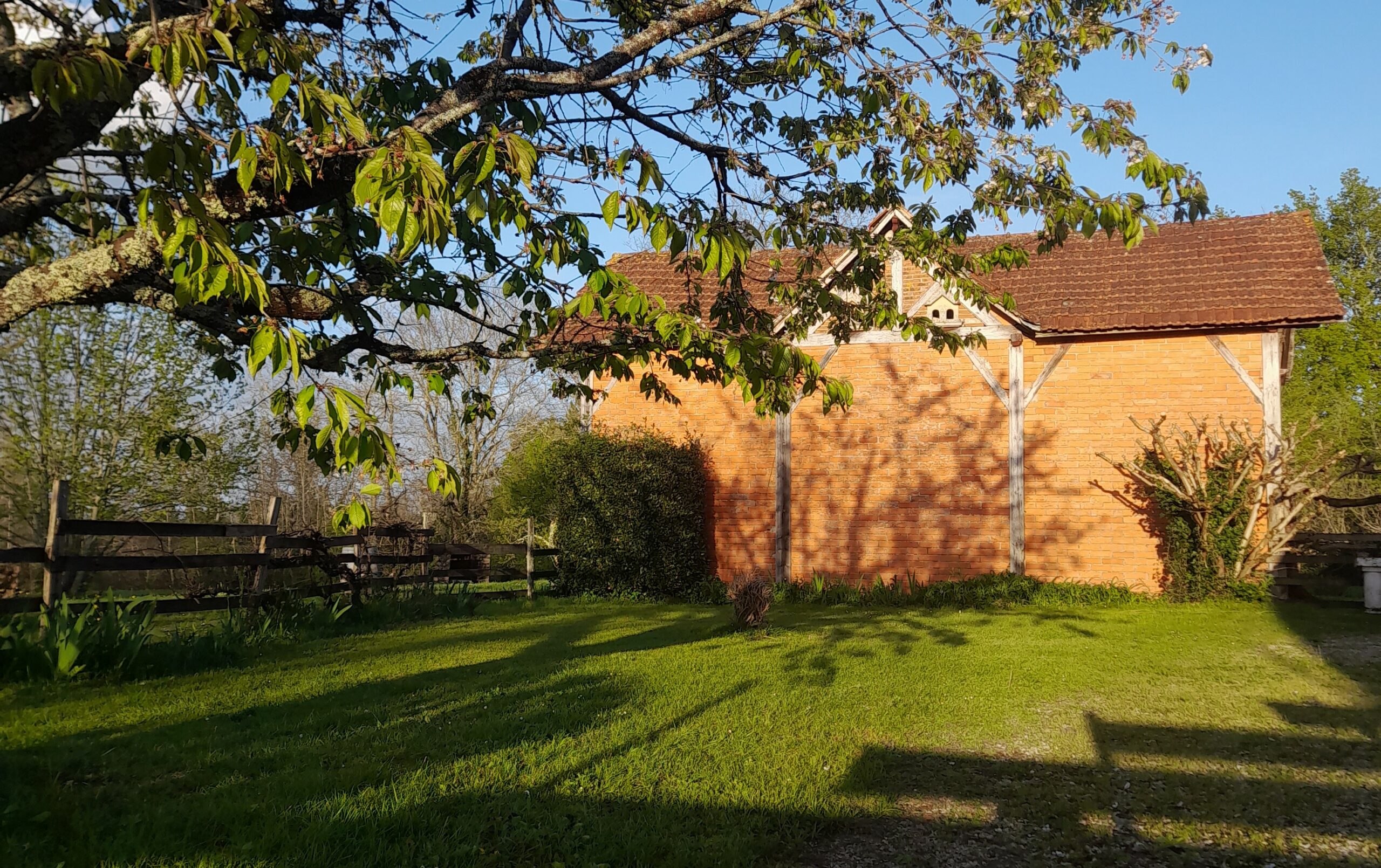 terrasse privative, gite Les Iris pour 2 personnes près ed Bergerac en Dordogne - Domaine de Bellevue Cottage